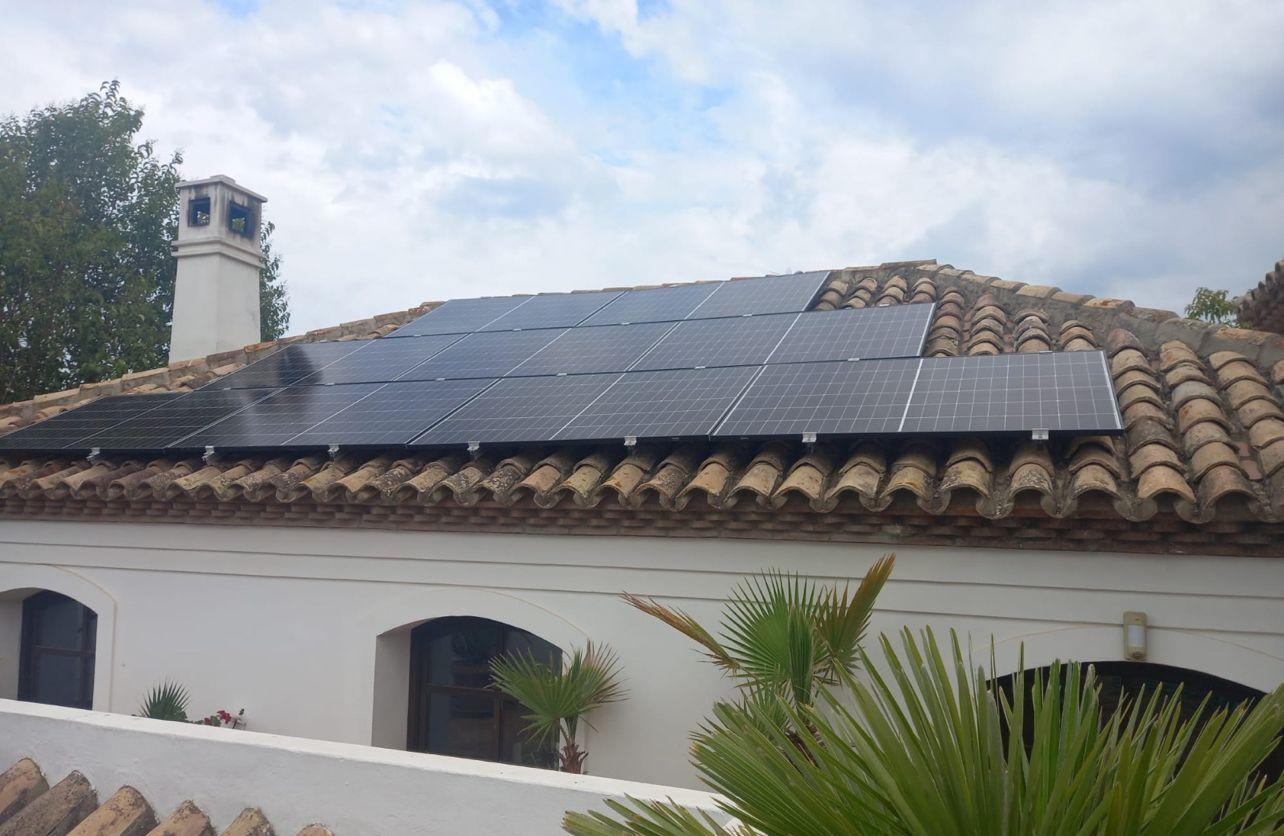 Instalación de placas fotovoltacias Meyer Burger en Parcelas del Golf, Marbella