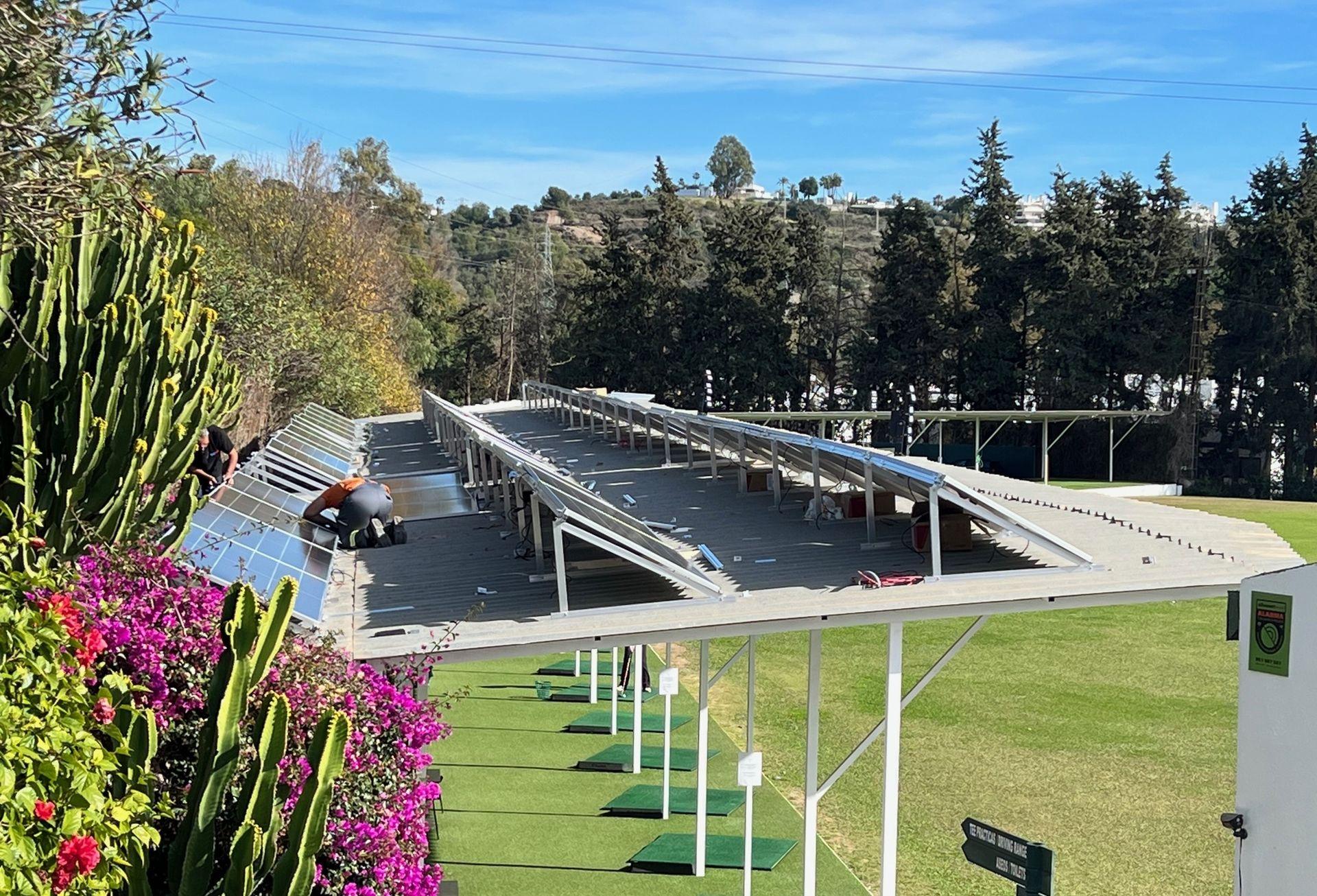 Instalación de sistema fotovoltaico en campo de golf en Aloha (Nueva Andalucía - Marbella)
